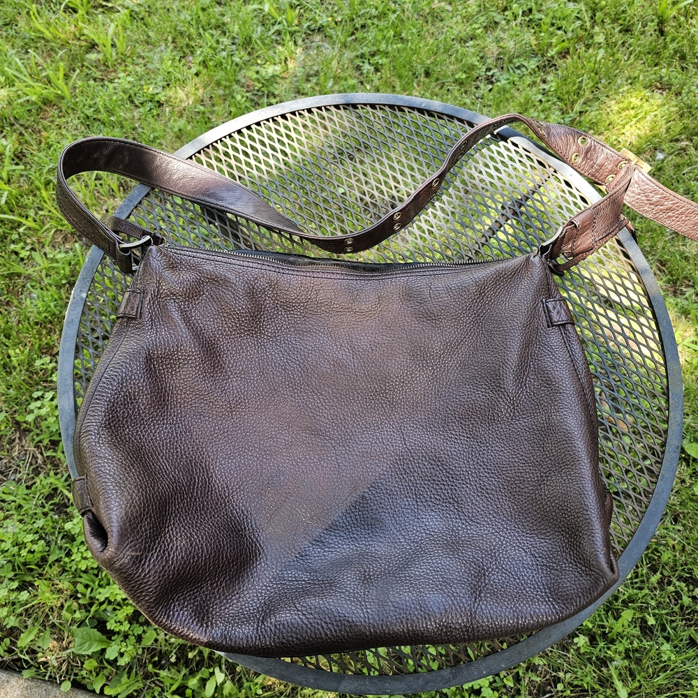Banana Republic Brown Leather Shoulder Bag with Vintage Appeal